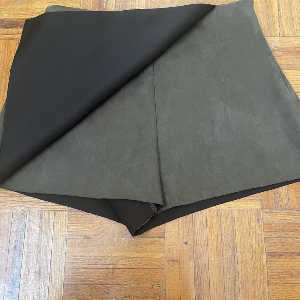 skort - Picture 2 of 4